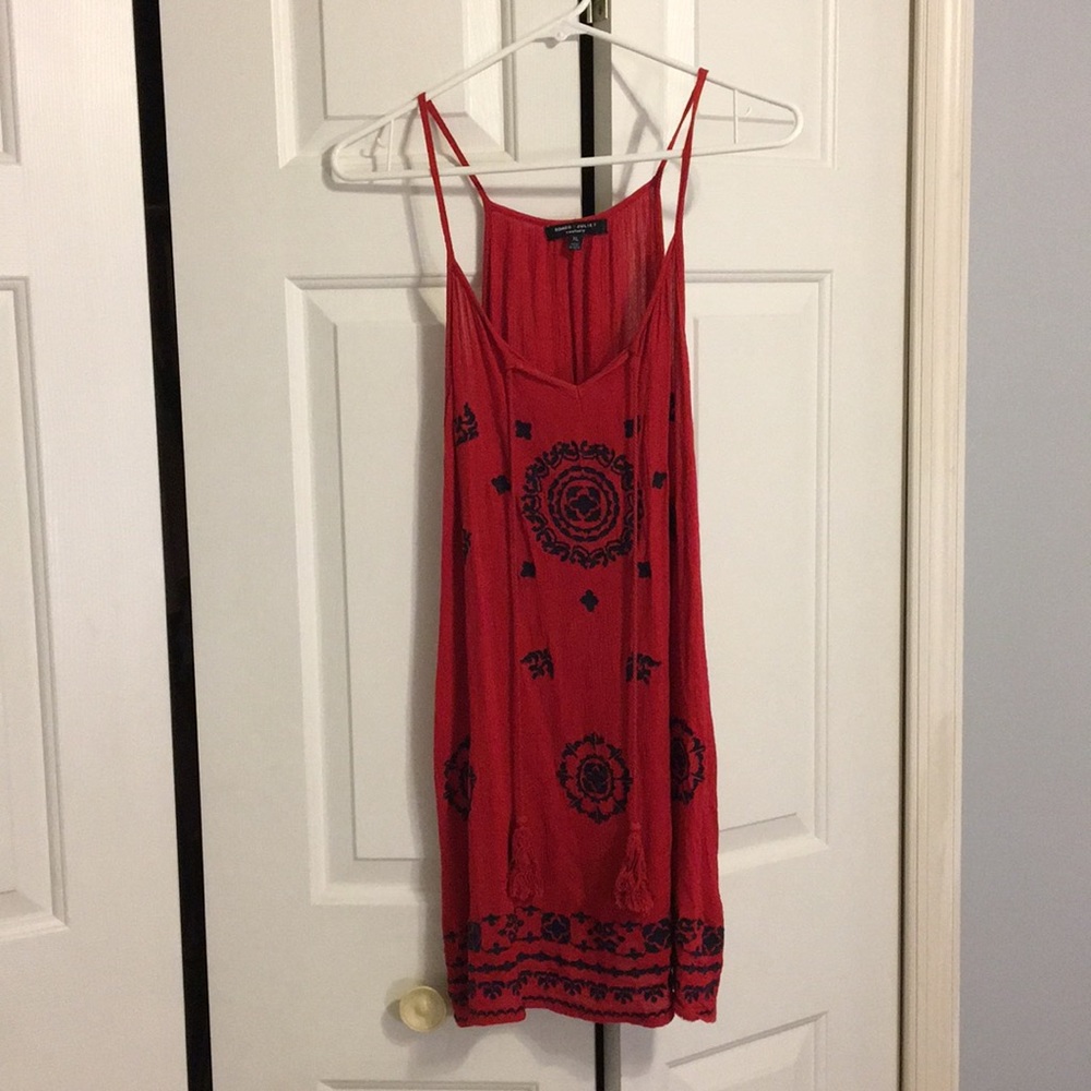 Red spaghetti strap pattern dress